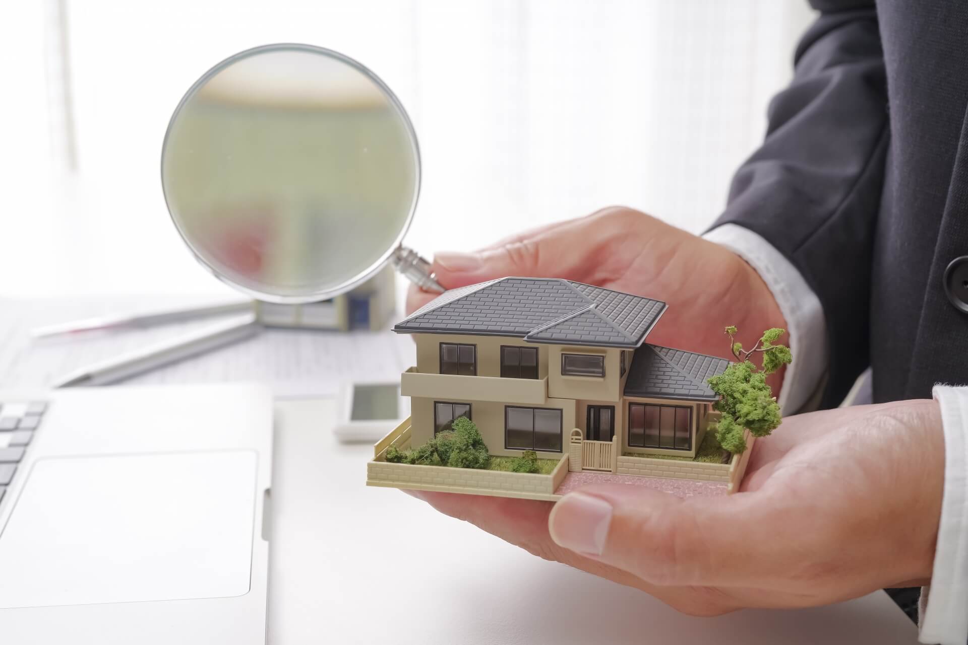 対象物件の規模や評価の目的で変わる報酬見積もりの仕組み